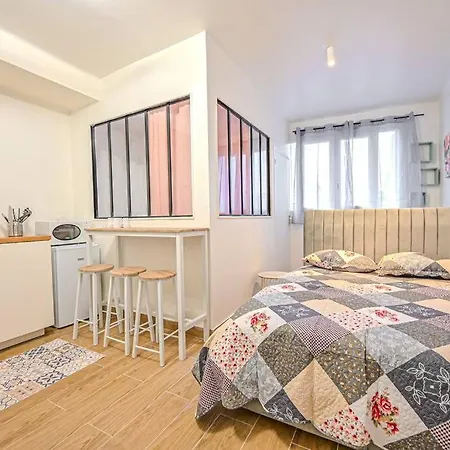 Parisien - Gambetta Apartment